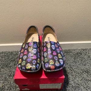 Algeria nursing shoes